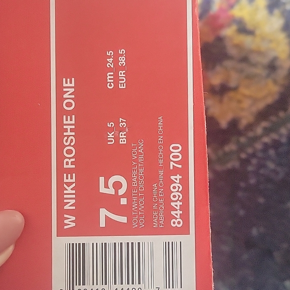 NEW NIKE ROSHE ONE - Picture 6 of 6